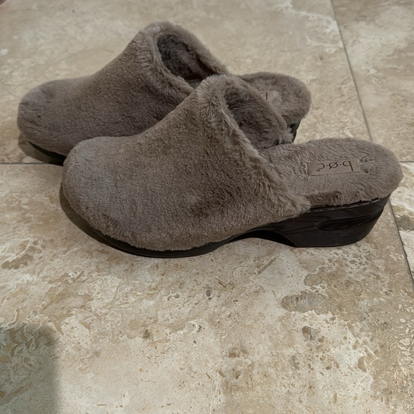 Clogs - Picture 3 of 5